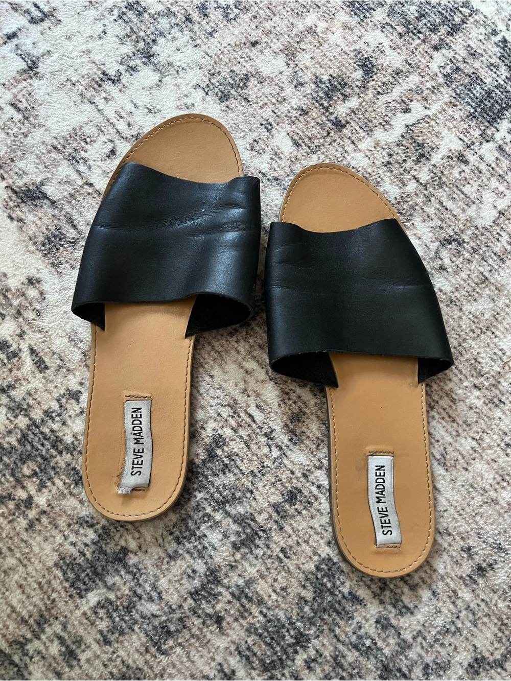 Steve Madden Black Leather Grace Sandal